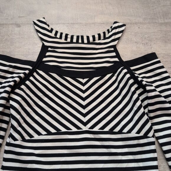 BEBE COLD SHOULDER STRIPED TOP STRETCHY S LONG SLEEVED - Picture 2 of 7